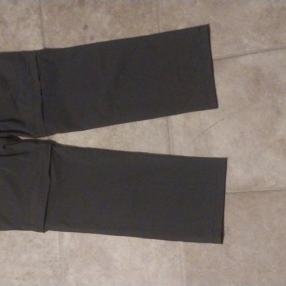Convertible Zip Off Pant Size 10 - Picture 5 of 9